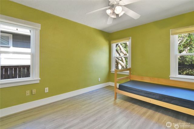 328 NE 52nd Street, Seattle, WA 98105