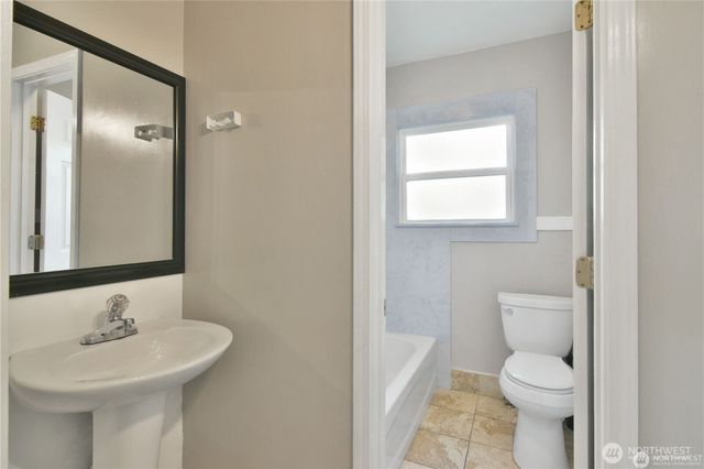 328 NE 52nd Street, Seattle, WA 98105