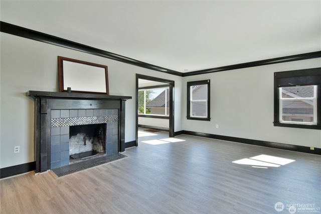 328 NE 52nd Street, Seattle, WA 98105