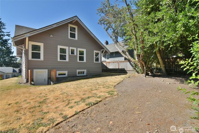 328 NE 52nd Street, Seattle, WA 98105