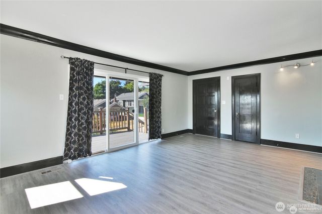 328 NE 52nd Street, Seattle, WA 98105