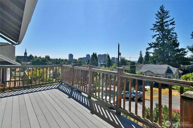 328 NE 52nd Street, Seattle, WA 98105