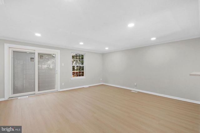 3 WOODLAND CT, Hamilton, NJ 08610