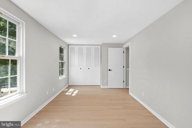 3 WOODLAND CT, Hamilton, NJ 08610