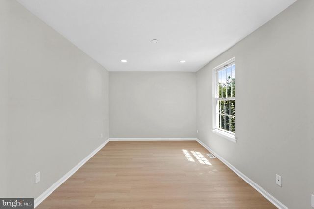 3 WOODLAND CT, Hamilton, NJ 08610