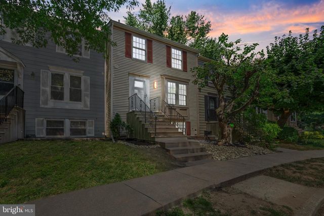 3 WOODLAND CT, Hamilton, NJ 08610