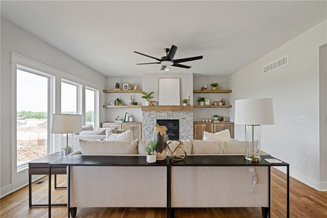 25010 W 142nd Street, Olathe, KS 66061