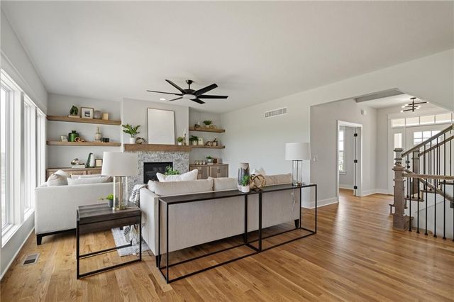 25010 W 142nd Street, Olathe, KS 66061