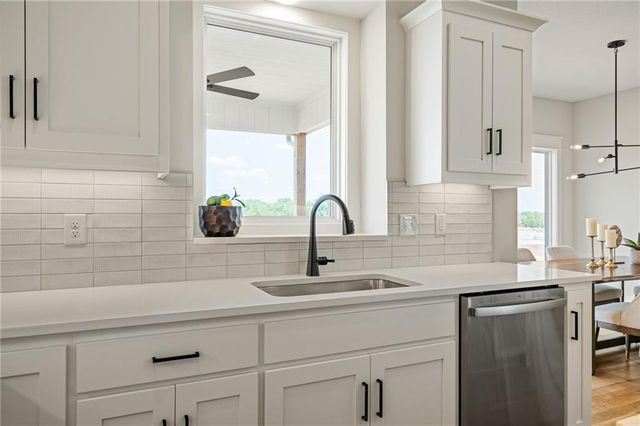 25010 W 142nd Street, Olathe, KS 66061