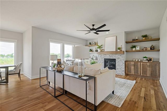 25010 W 142nd Street, Olathe, KS 66061