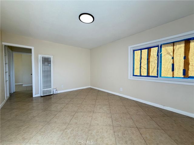 2121 E Piru, Compton, CA 90222