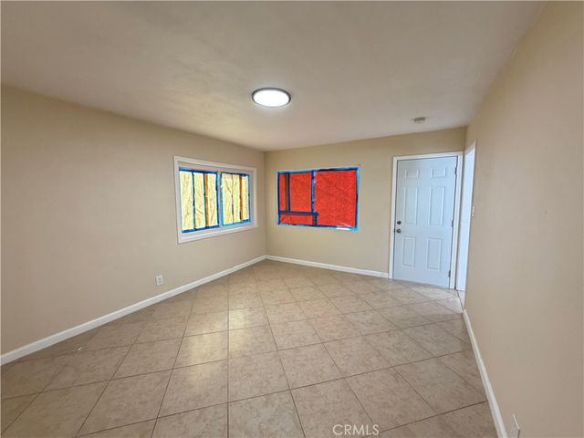 2121 E Piru, Compton, CA 90222
