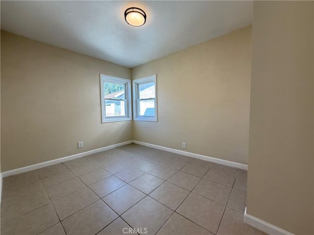 2121 E Piru, Compton, CA 90222