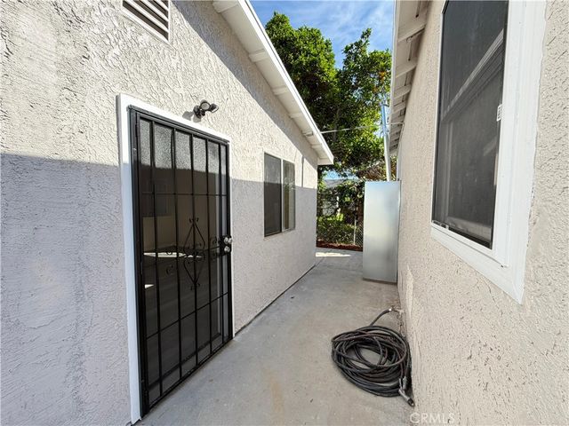 2121 E Piru, Compton, CA 90222