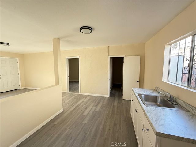 2121 E Piru, Compton, CA 90222