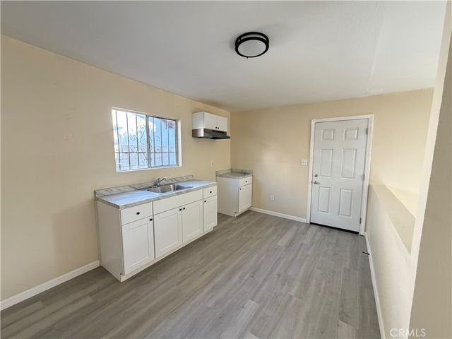 2121 E Piru, Compton, CA 90222