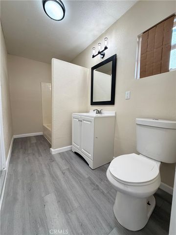 2121 E Piru, Compton, CA 90222