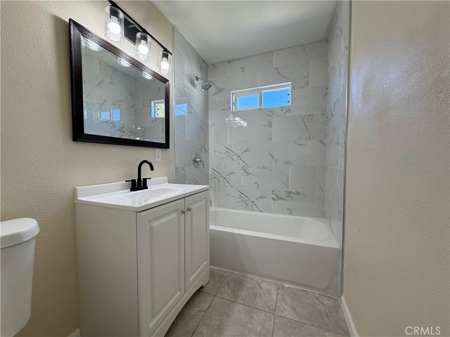 2121 E Piru, Compton, CA 90222