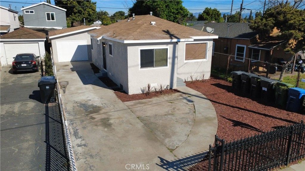 2121 E Piru, Compton, CA 90222