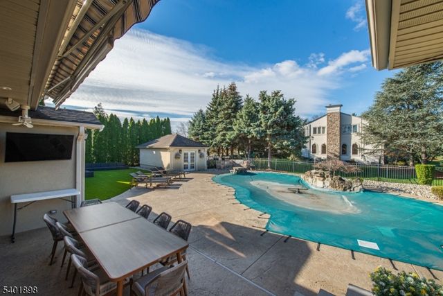 761 Valley Rd, Wayne Twp., NJ 07470