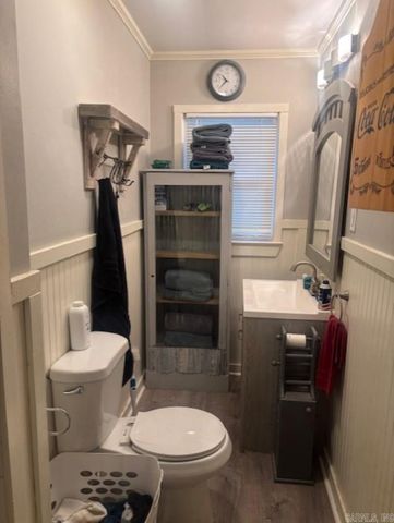 2520 Goza Ave, Camden, AR 71701