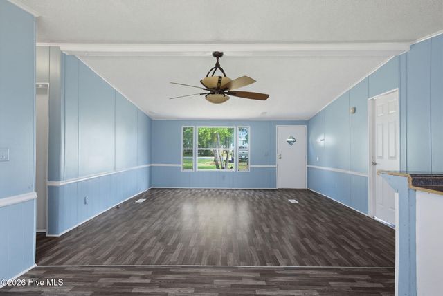 420 S Dyson Street, Holly Ridge, NC 28445