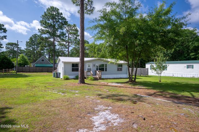 420 S Dyson Street, Holly Ridge, NC 28445