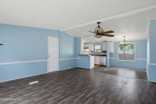 420 S Dyson Street, Holly Ridge, NC 28445