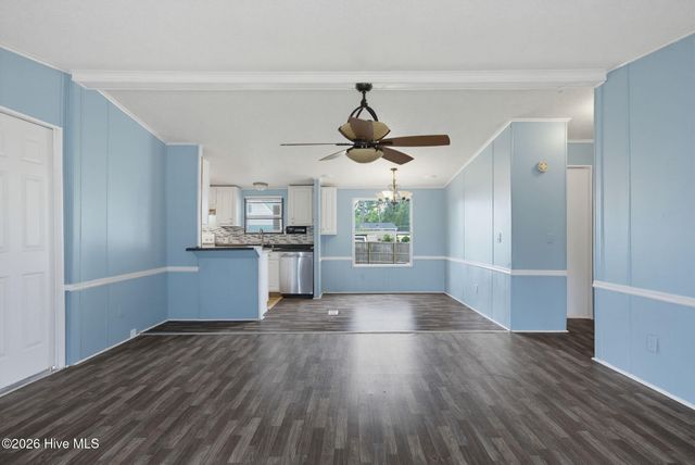 420 S Dyson Street, Holly Ridge, NC 28445