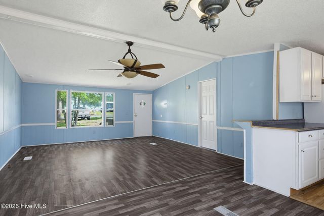 420 S Dyson Street, Holly Ridge, NC 28445