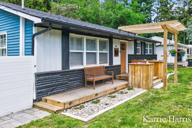 415 S Luray Street, Greenville, MI 48838