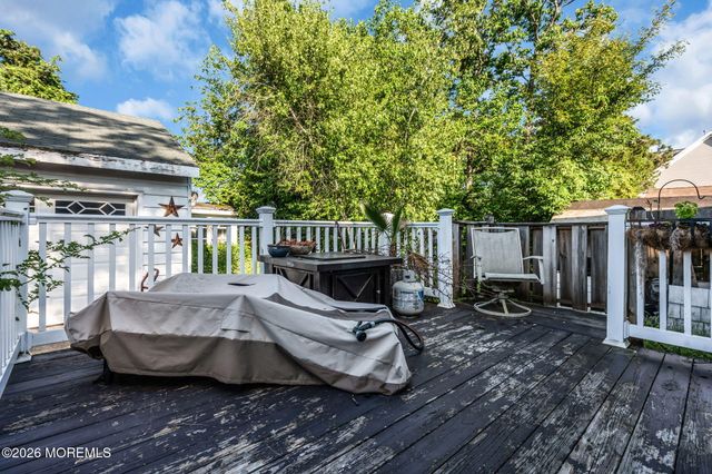 21 Cedar Tree Lane, Toms River, NJ 08753