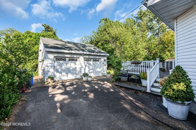 21 Cedar Tree Lane, Toms River, NJ 08753