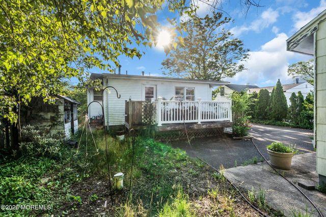21 Cedar Tree Lane, Toms River, NJ 08753