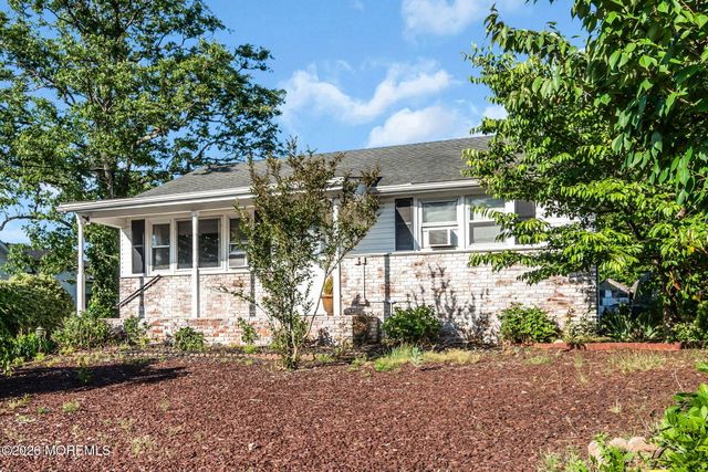 21 Cedar Tree Lane, Toms River, NJ 08753