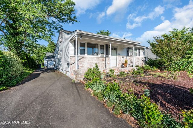 21 Cedar Tree Lane, Toms River, NJ 08753