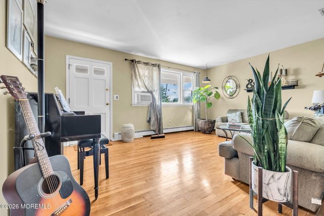 21 Cedar Tree Lane, Toms River, NJ 08753