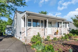 21 Cedar Tree Lane, Toms River, NJ 08753