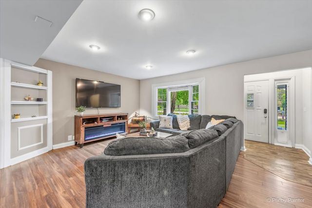 39W030 POPLAR Lane, St. Charles, IL 60175
