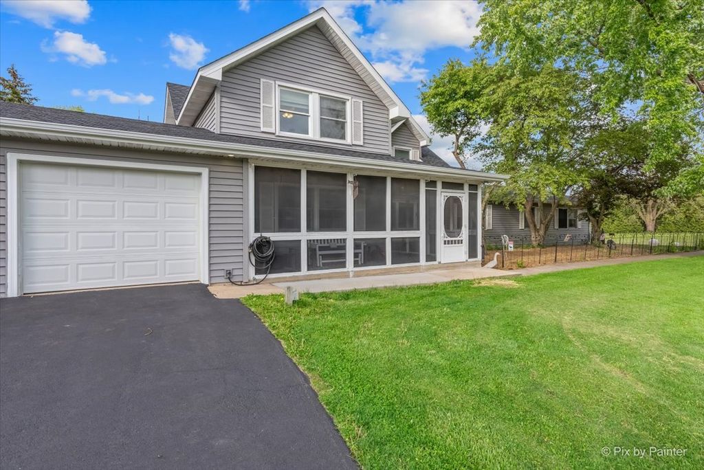 39W030 POPLAR Lane, St. Charles, IL 60175