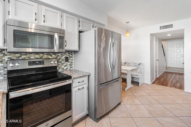 4652 E PIEDMONT Road, Phoenix, AZ 85044