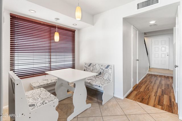 4652 E PIEDMONT Road, Phoenix, AZ 85044