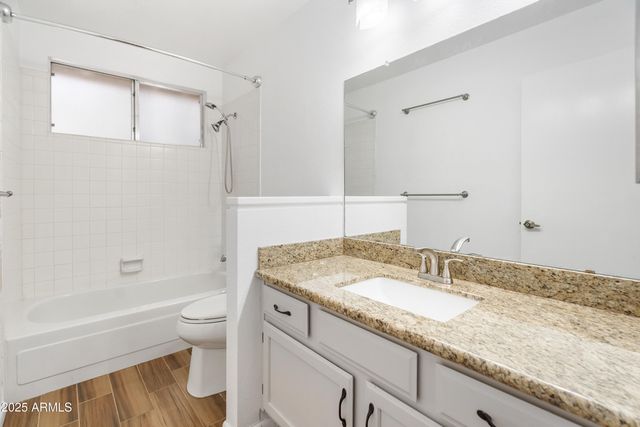 4652 E PIEDMONT Road, Phoenix, AZ 85044