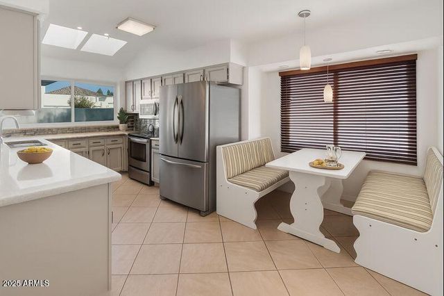 4652 E PIEDMONT Road, Phoenix, AZ 85044