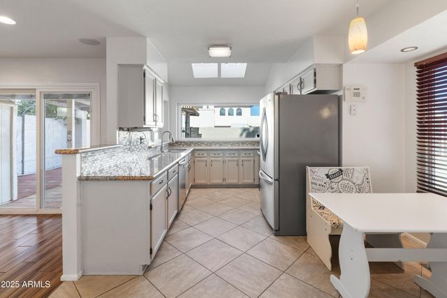 4652 E PIEDMONT Road, Phoenix, AZ 85044