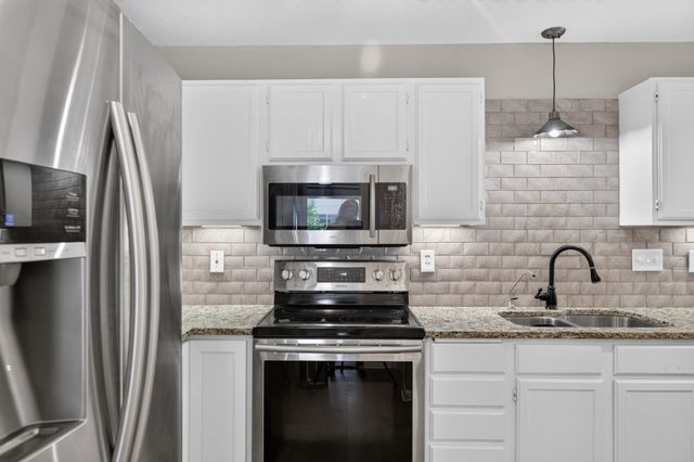 1916 Glenfield Court 8, Eagan, MN 55122