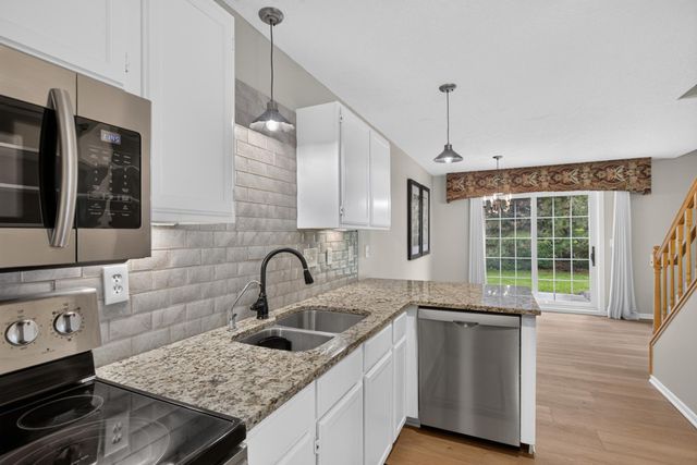 1916 Glenfield Court 8, Eagan, MN 55122