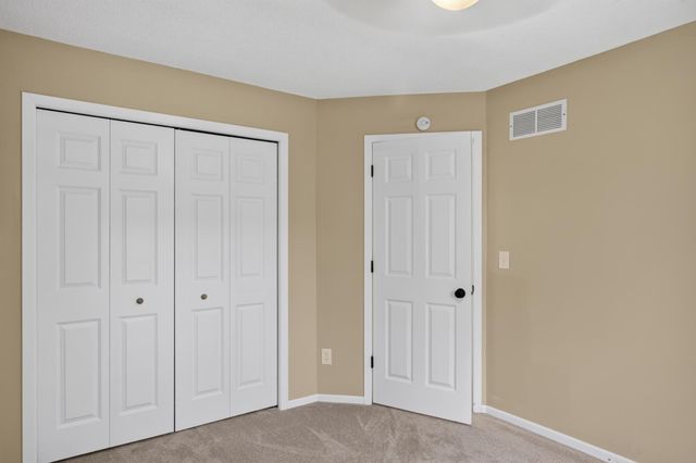 1916 Glenfield Court 8, Eagan, MN 55122