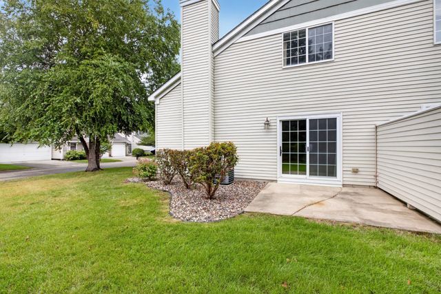 1916 Glenfield Court 8, Eagan, MN 55122