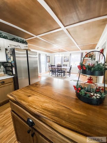 838 N 450 E, Firth, ID 83236